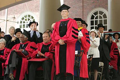 盖茨在哈佛大学毕业典礼上的演讲_网易科技