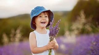 How Aromatherapy Can Help Children | Children's Hospital of ...